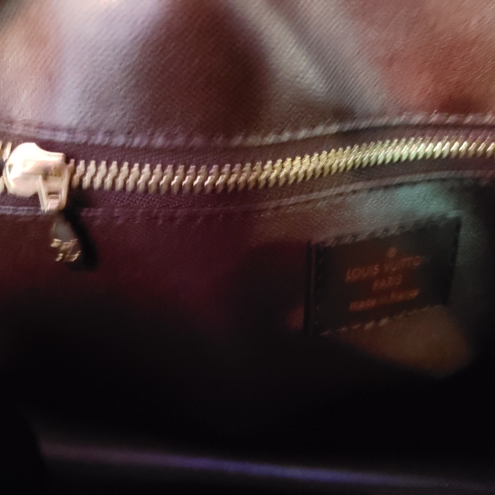 Louis Vuitton Cosmetic Bag - Picture 4 of 6